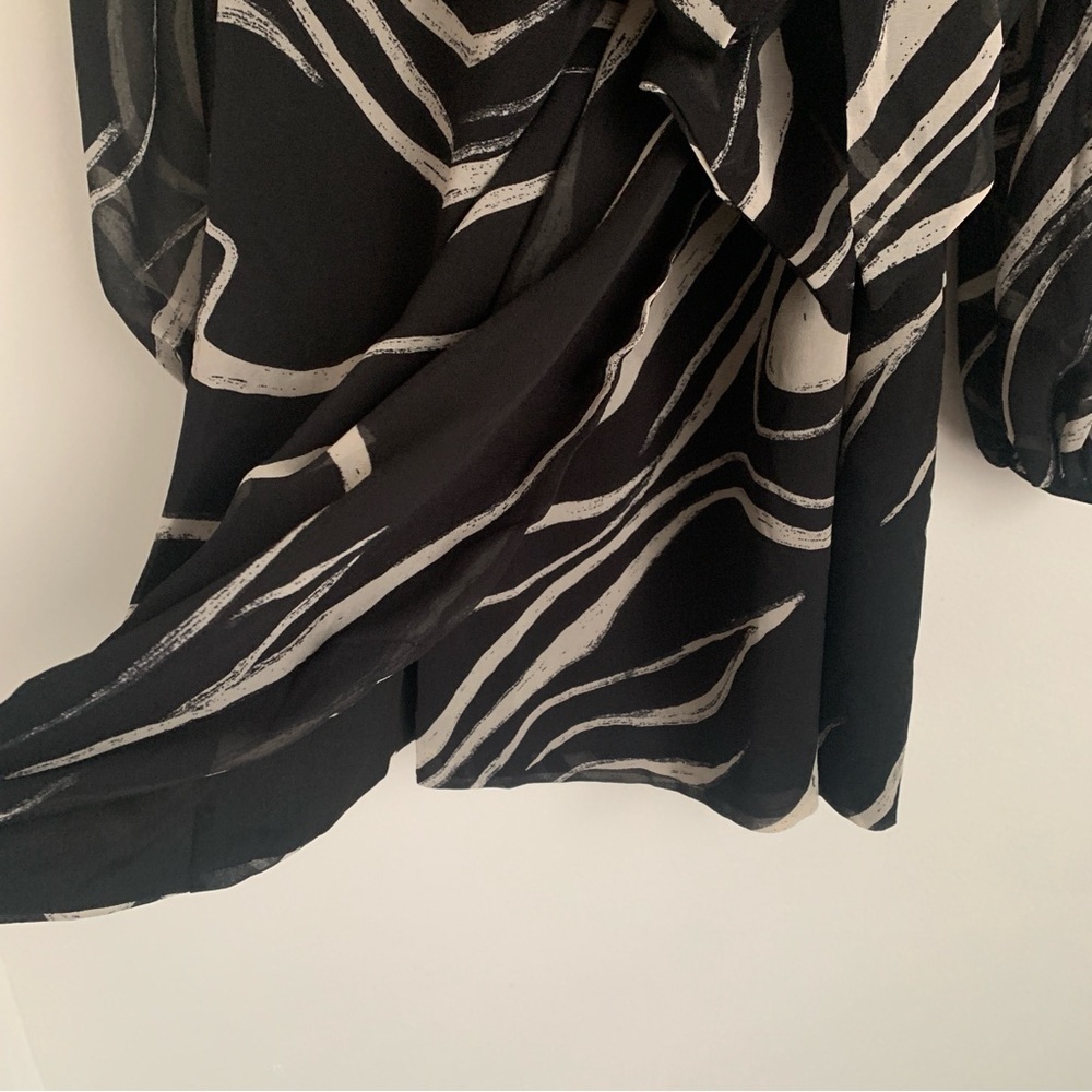 Dynamite Black Grey Abstract Sheer Sleeve Mini Dress - Picture 5 of 11